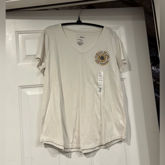 Women's Cream Graphic Tee - Picture 1 of 2